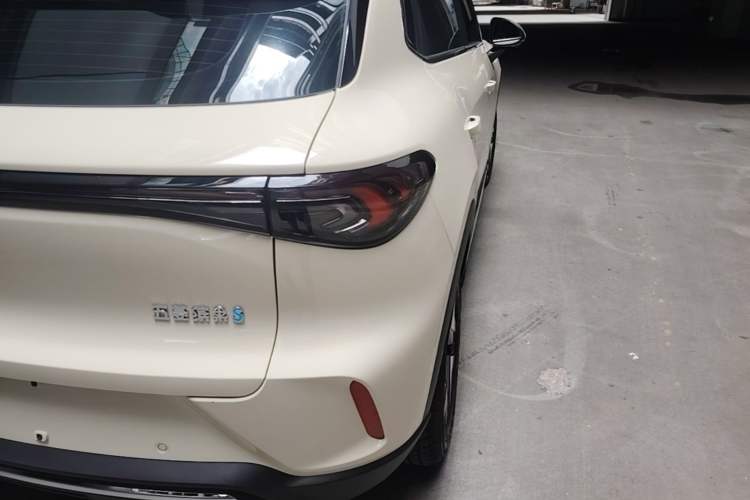 Used Wuling Bingo S 2025 Model 430km Flagship Edition Right Rear Taillight