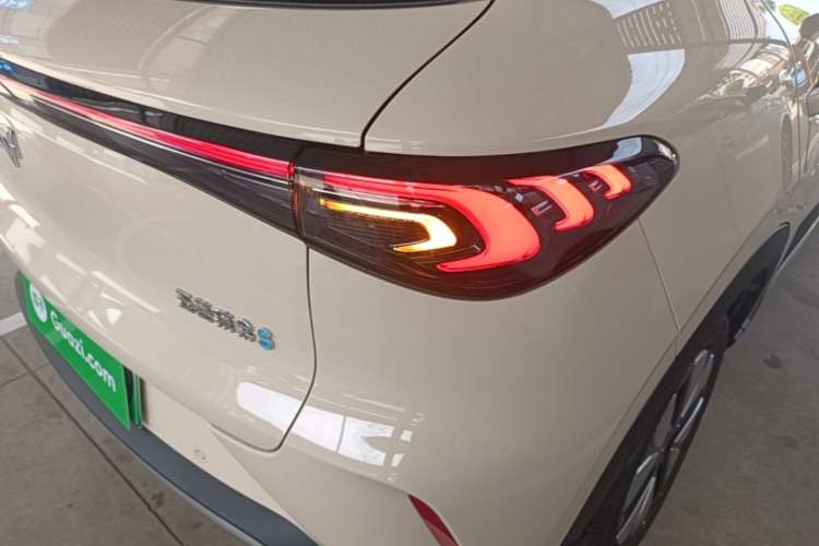 Used Wuling Bingo S 2025 Model 325km Deluxe Edition Right Rear Taillight