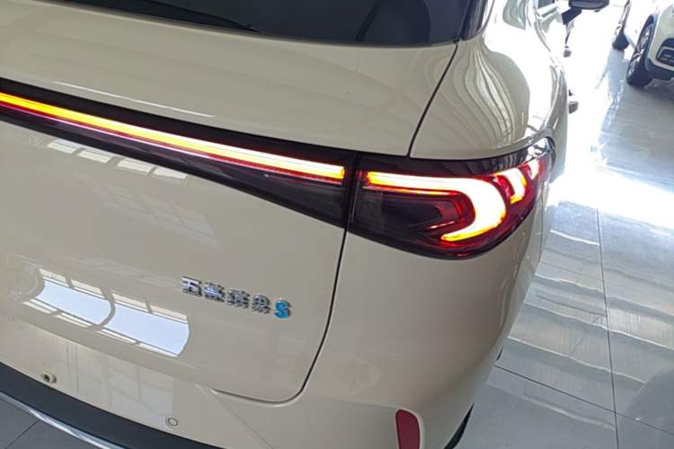 Used Wuling Bingo S 2025 Model 430km Flagship Edition Right Rear Taillight