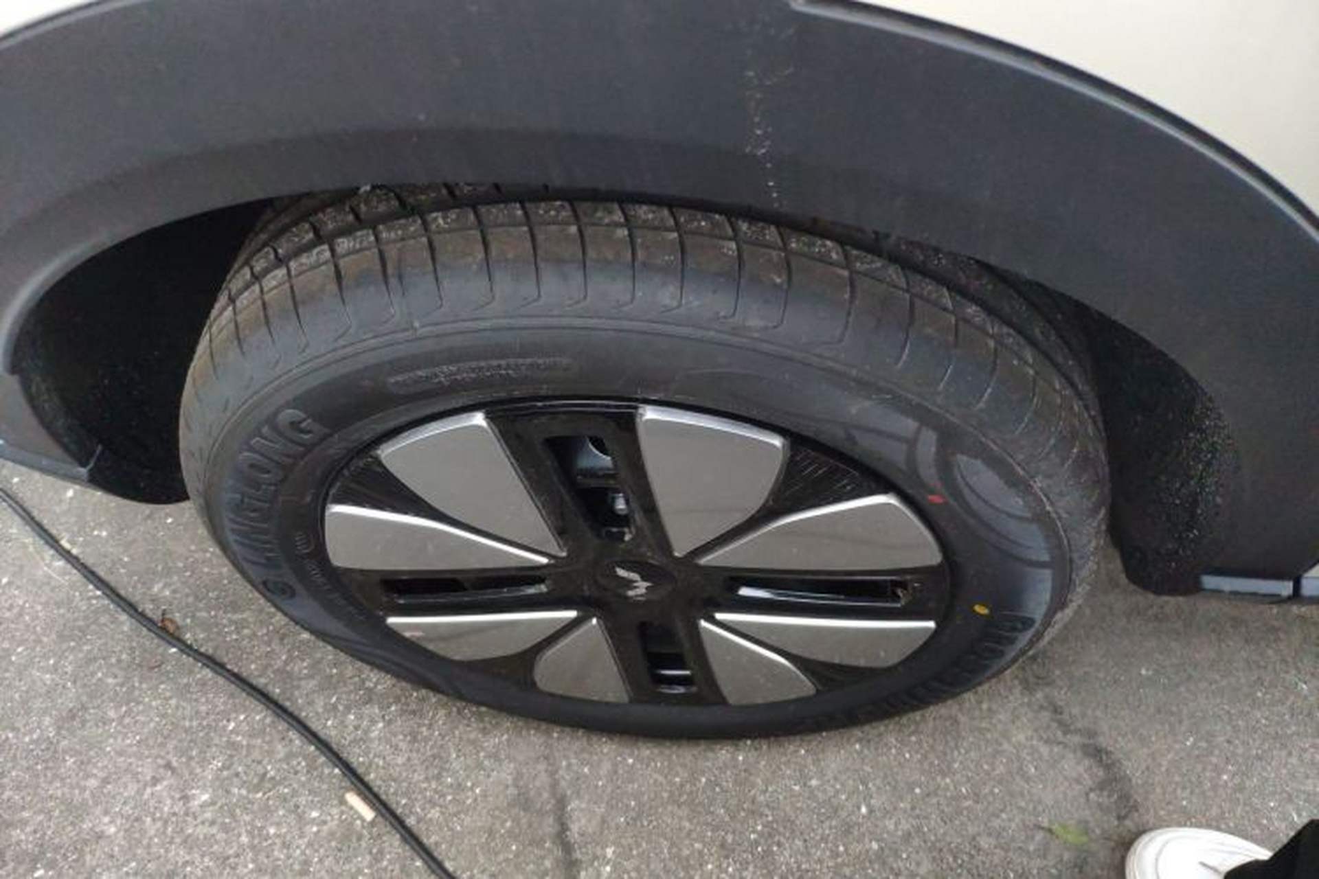 Used Wuling Bingo S 2025 Model 430km Deluxe Edition Right Rear Wheel Hub