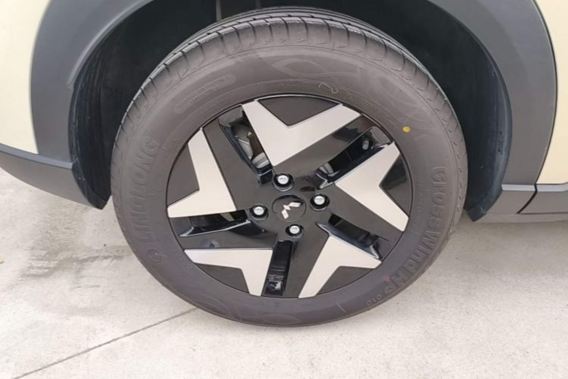 Used Wuling Bingo S 2025 Model 325km Flagship Edition Right Rear Wheel Hub