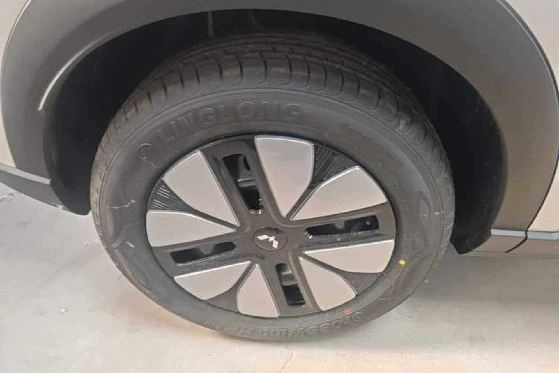 Used Wuling Bingo S 2025 Model 325km Deluxe Edition Right Rear Wheel Hub