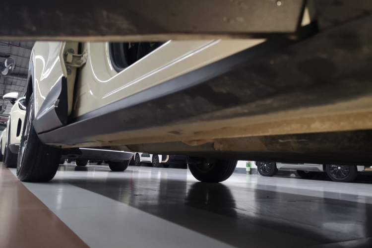 Used Wuling Bingo S 2025 Model 325km Flagship Edition Right Side Sill