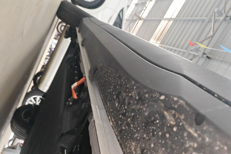 Used Wuling Bingo S 2025 Model 325km Deluxe Edition Right Side Sill
