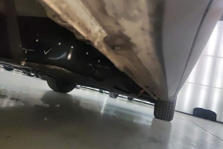 Used Wuling Bingo S 2025 Model 325km Deluxe Edition Right Side Sill