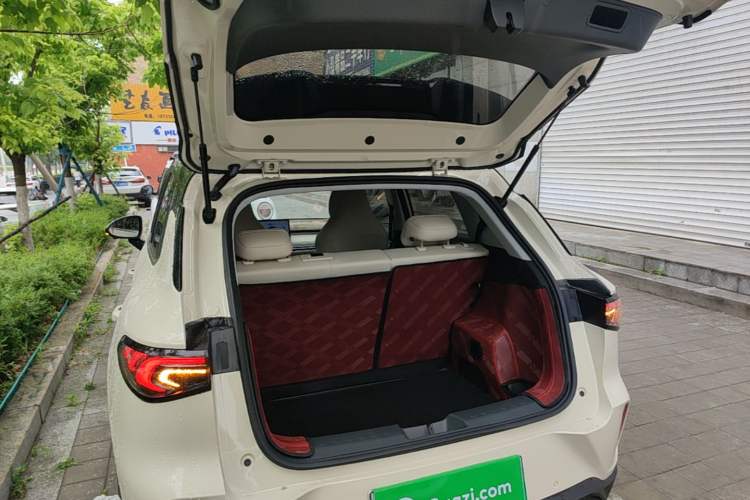 Used Wuling Bingo S 2025 Model 325km Deluxe Edition Trunk