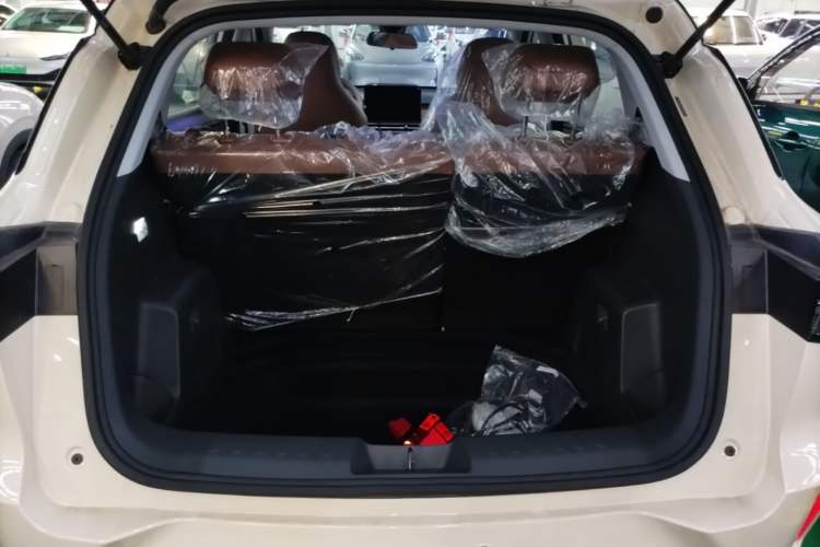 Used Wuling Bingo S 2025 Model 325km Deluxe Edition Trunk