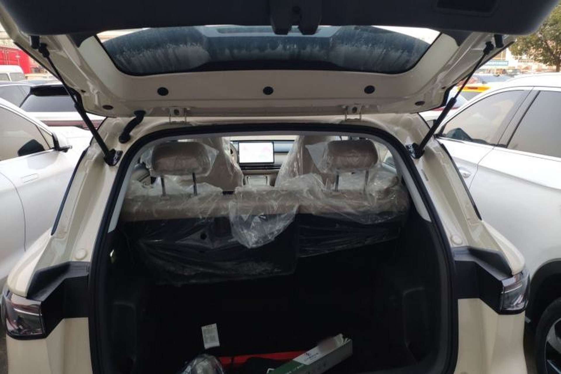 Used Wuling Bingo S 2025 Model 430km Deluxe Edition Trunk