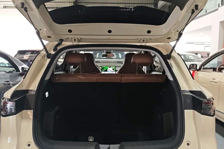 Used Wuling Bingo S 2025 Model 325km Deluxe Edition Trunk