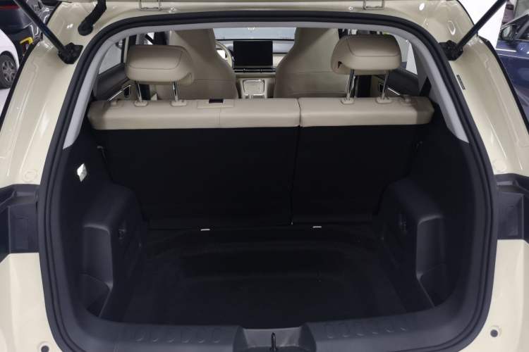 Used Wuling Bingo S 2025 Model 325km Flagship Edition Trunk