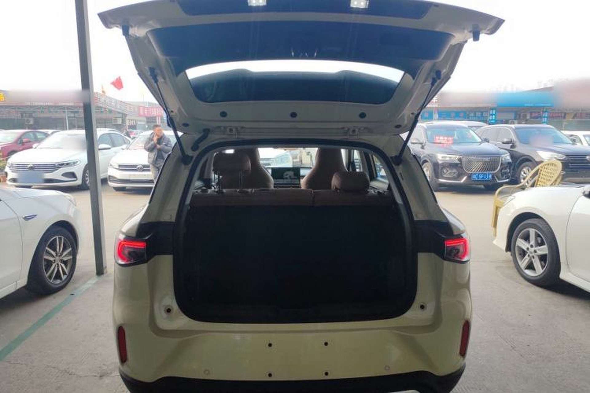Used Wuling Bingo S 2025 Model 325km Deluxe Edition Trunk