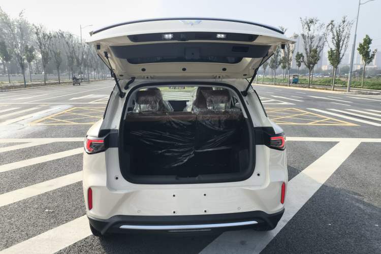 Used Wuling Bingo S 2025 Model 325km Deluxe Edition Trunk
