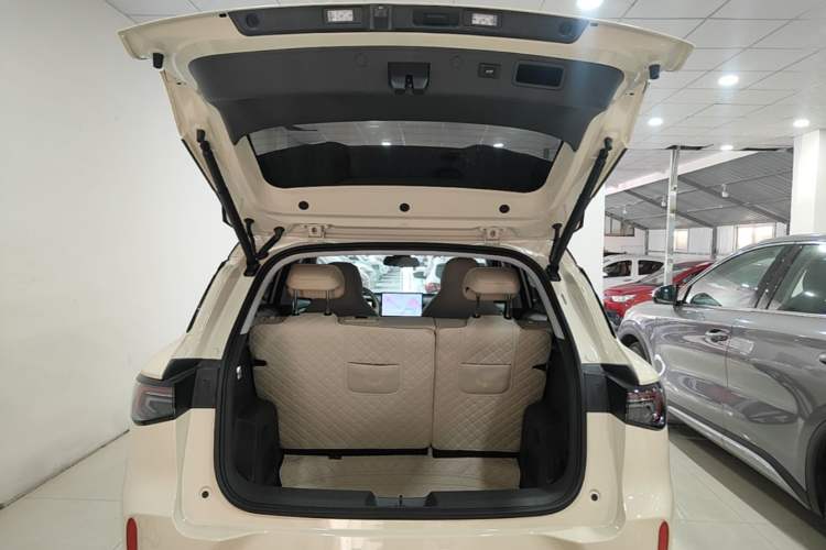 Used Wuling Bingo S 2025 Model 430km Flagship Edition Trunk