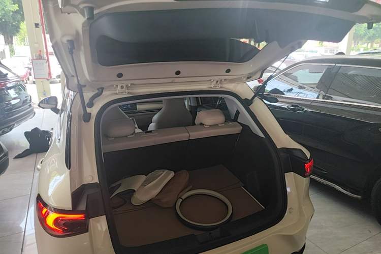 Used Wuling Bingo S 2025 Model 325km Flagship Edition Trunk