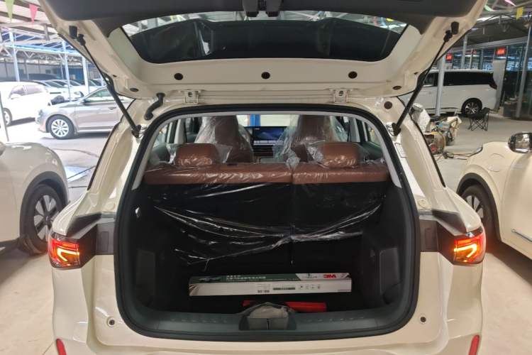 Used Wuling Bingo S 2025 Model 325km Deluxe Edition Trunk
