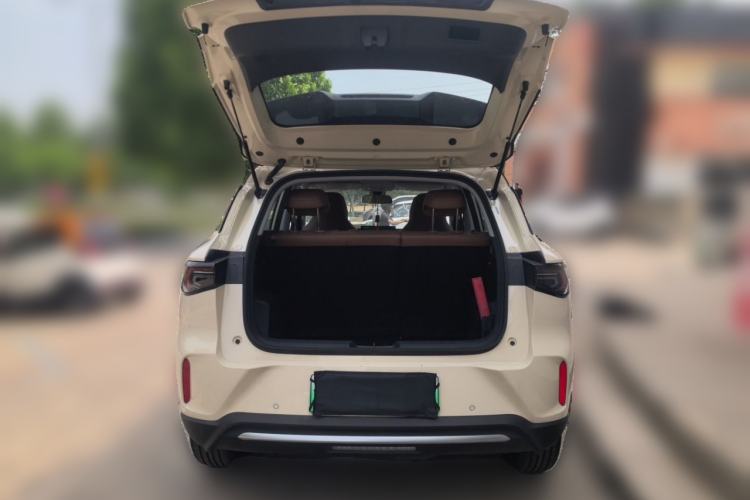 Used Wuling Bingo S 2025 Model 430km Deluxe Edition Trunk