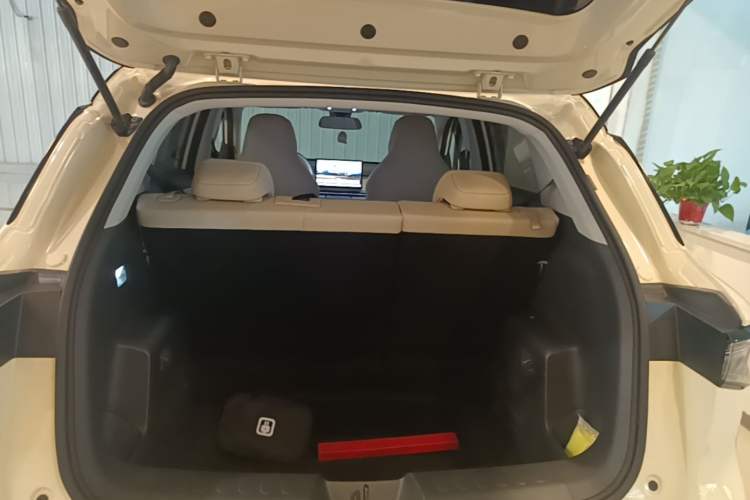 Used Wuling Bingo S 2025 Model 430km Flagship Edition Trunk