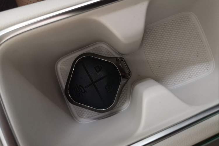 Used Wuling Bingo S 2025 Model 430km Deluxe Edition Vehicle Key
