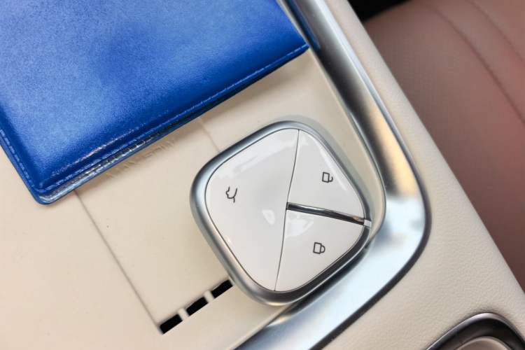 Used Wuling Bingo S 2025 Model 325km Deluxe Edition Vehicle Key