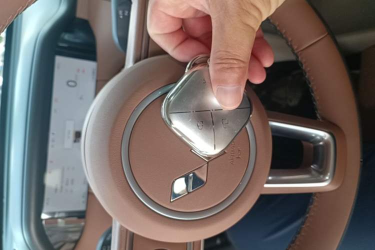 Used Wuling Bingo S 2025 Model 325km Deluxe Edition Vehicle Key