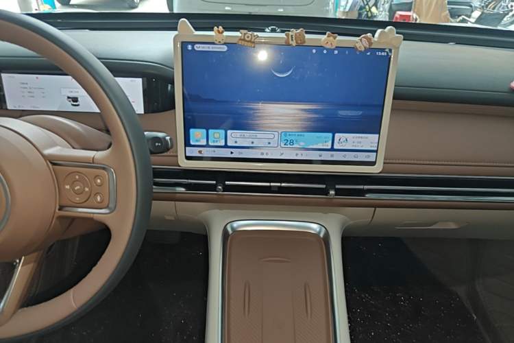Used Wuling Bingo S 2025 Model 325km Deluxe Edition Audio And AC Panel