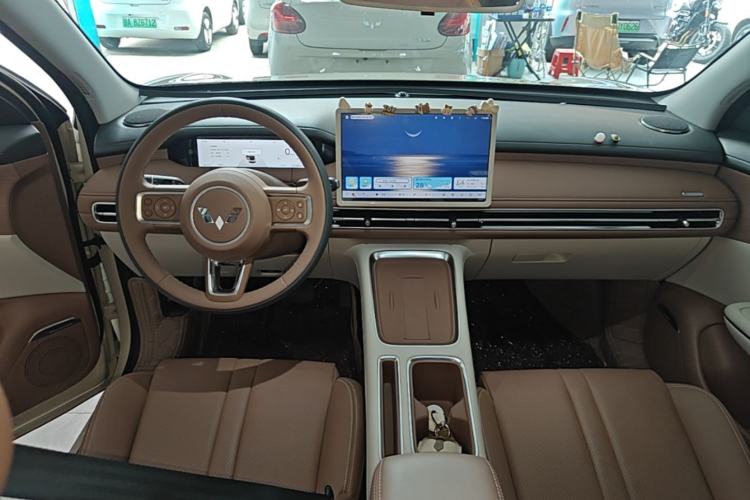 Used Wuling Bingo S 2025 Model 325km Deluxe Edition Center Console