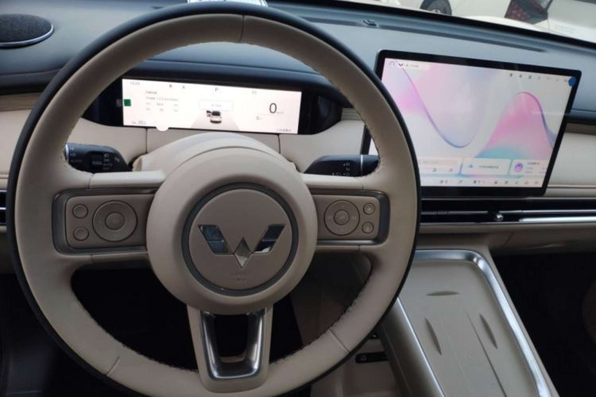 Used Wuling Bingo S 2025 Model 325km Deluxe Edition Center Console