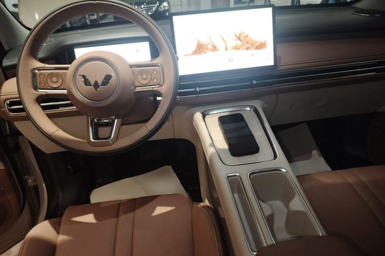 Used Wuling Bingo S 2025 Model 325km Deluxe Edition Center Console