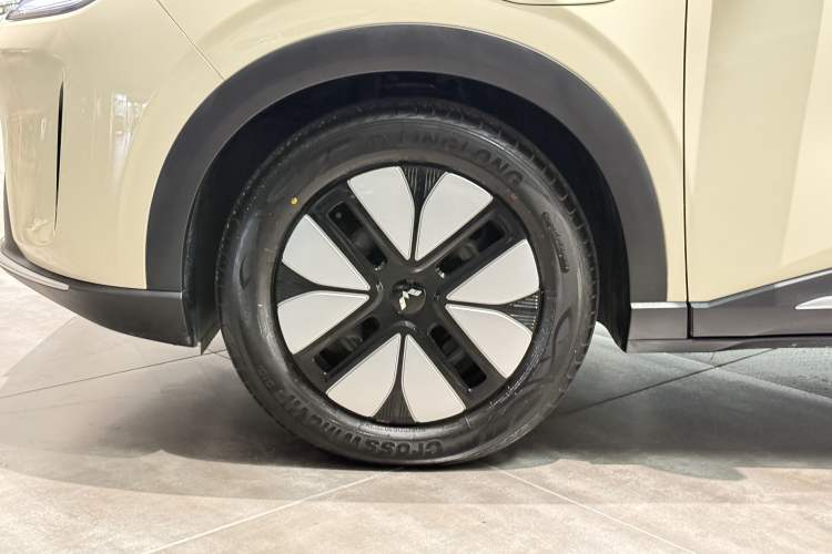 Used Wuling Bingo S 2025 Model 325km Deluxe Edition Exterior 6