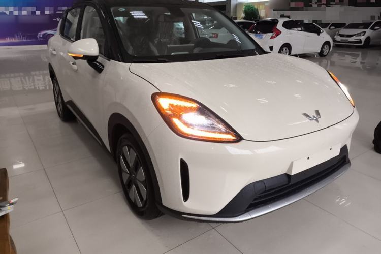 Used Wuling Bingo S 2025 Model 325km Deluxe Edition Front Right 45 Deg