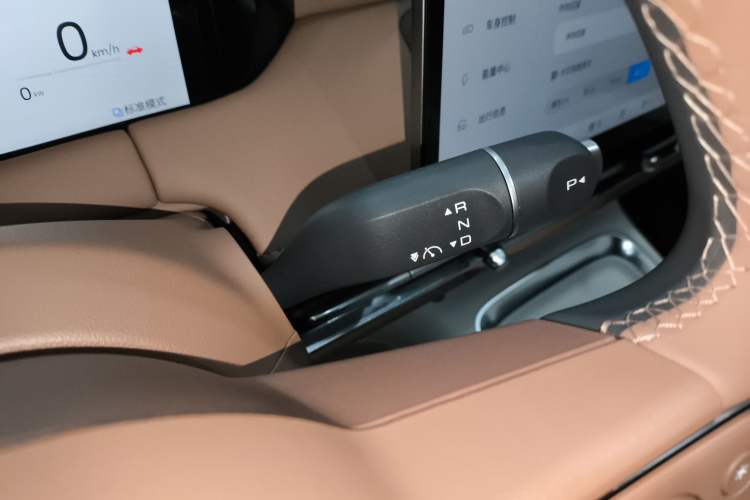 Used Wuling Bingo S 2025 Model 325km Deluxe Edition Gear Lever