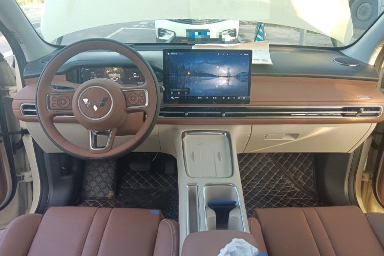 Used Wuling Bingo S 2025 Model 325km Deluxe Edition Interior 2