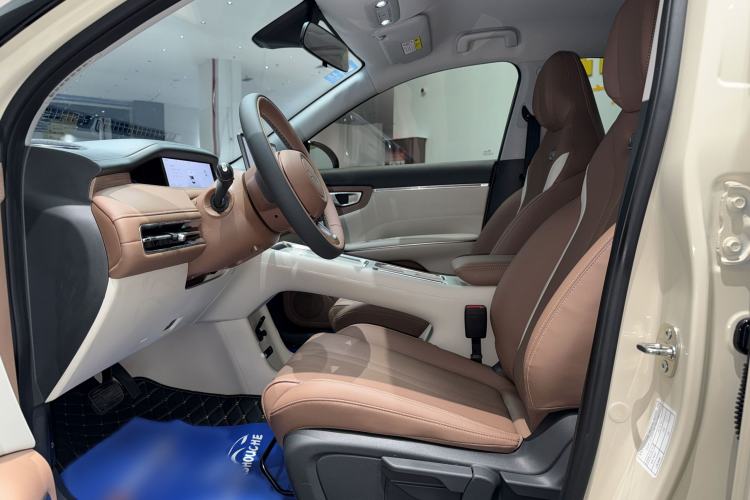 Used Wuling Bingo S 2025 Model 325km Deluxe Edition Interior 3