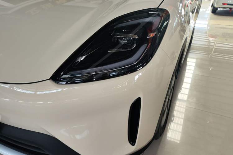 Used Wuling Bingo S 2025 Model 325km Deluxe Edition Left Front Headlight
