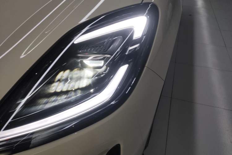 Used Wuling Bingo S 2025 Model 430km Flagship Edition Left Front Headlight