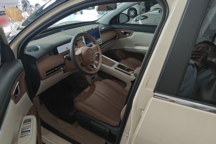 Used Wuling Bingo S 2025 Model 325km Deluxe Edition Left Front Seat