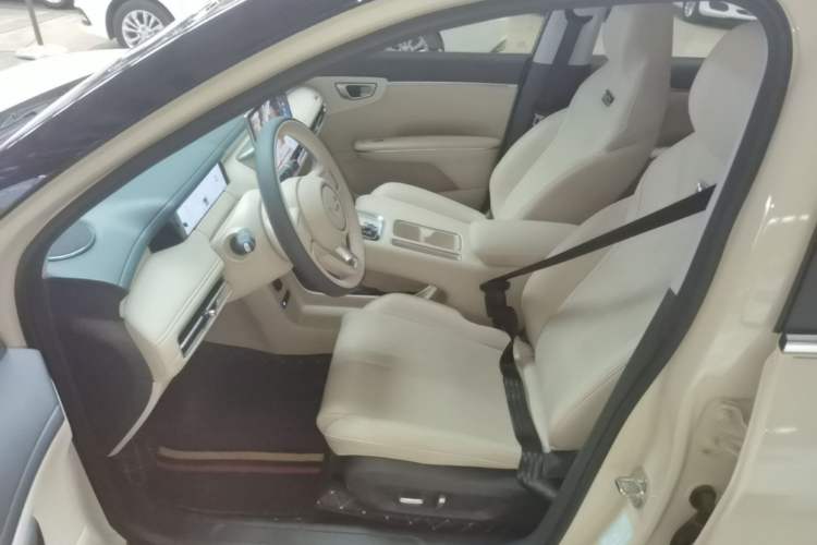 Used Wuling Bingo S 2025 Model 430km Flagship Edition Left Front Seat