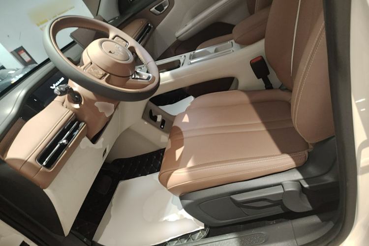 Used Wuling Bingo S 2025 Model 325km Deluxe Edition Left Front Seat
