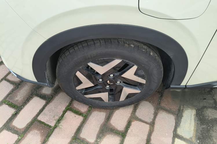 Used Wuling Bingo S 2025 Model 430km Flagship Edition Left Front Wheel Hub