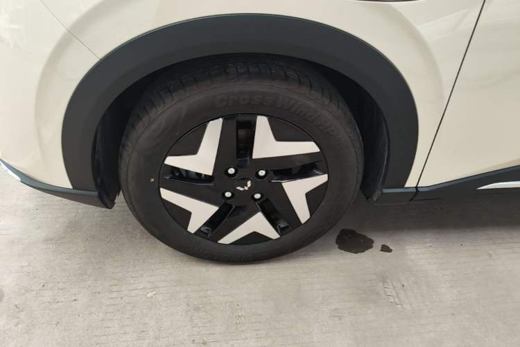 Used Wuling Bingo S 2025 Model 430km Flagship Edition Left Front Wheel Hub