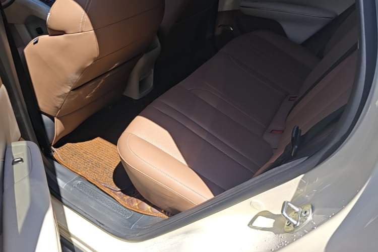 Used Wuling Bingo S 2025 Model 430km Flagship Edition Left Rear Seat