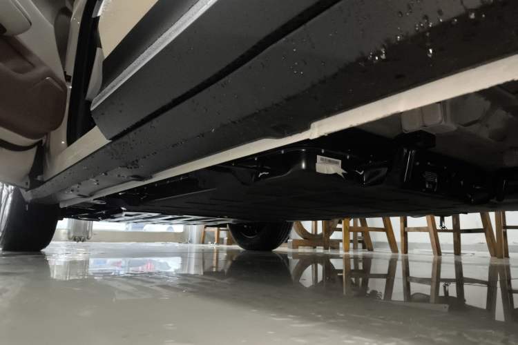 Used Wuling Bingo S 2025 Model 325km Deluxe Edition Left Side Sill