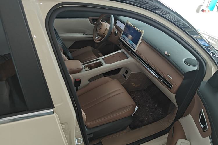 Used Wuling Bingo S 2025 Model 325km Deluxe Edition Right Front Seat