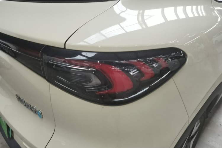 Used Wuling Bingo S 2025 Model 430km Flagship Edition Right Rear Taillight
