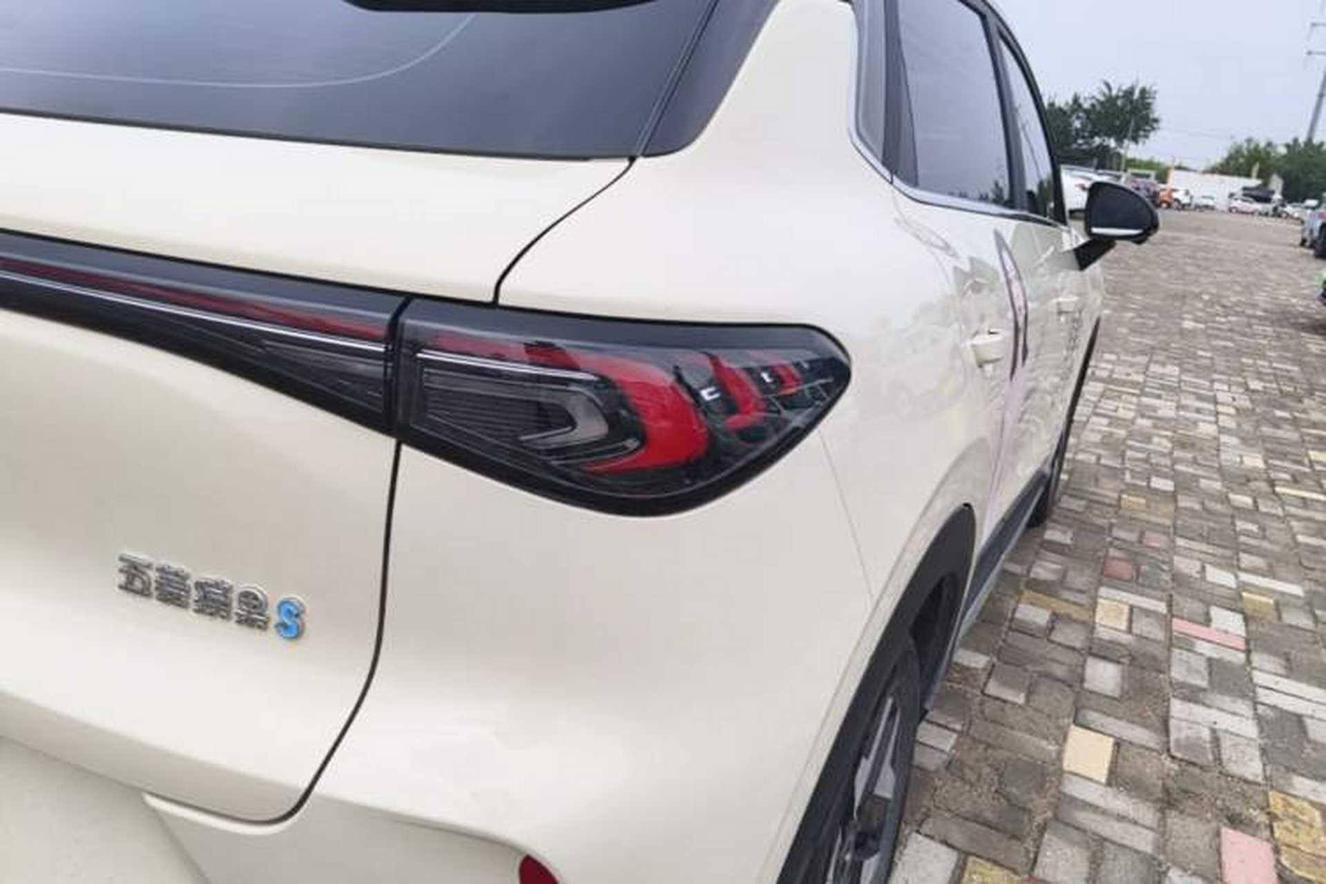 Used Wuling Bingo S 2025 Model 430km Flagship Edition Right Rear Taillight