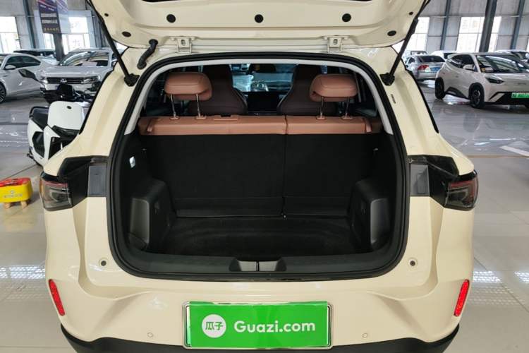 Used Wuling Bingo S 2025 Model 325km Deluxe Edition Trunk