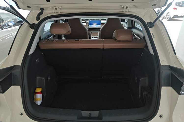 Used Wuling Bingo S 2025 Model 325km Deluxe Edition Trunk