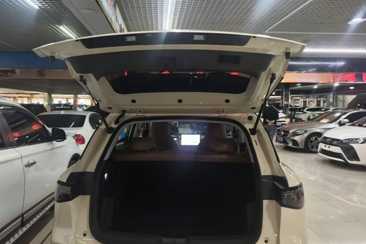 Used Wuling Bingo S 2025 Model 430km Flagship Edition Trunk