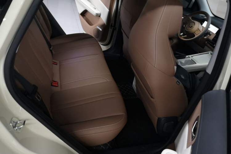 Used Wuling Bingo S 2026 Model 525km Flagship Edition Left Rear Seat