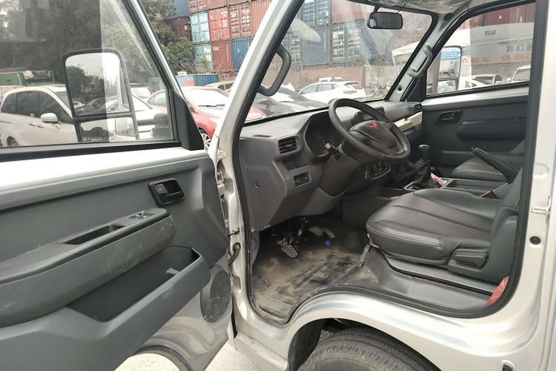 Used Wuling Dragon Truck 2023 2.0L Comfort Version Interior 3